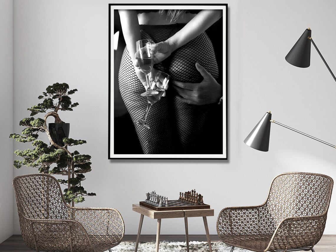 Wall Art 60cmx90cm Woman Drinking Wine In The Bar, Black Frame Canvas